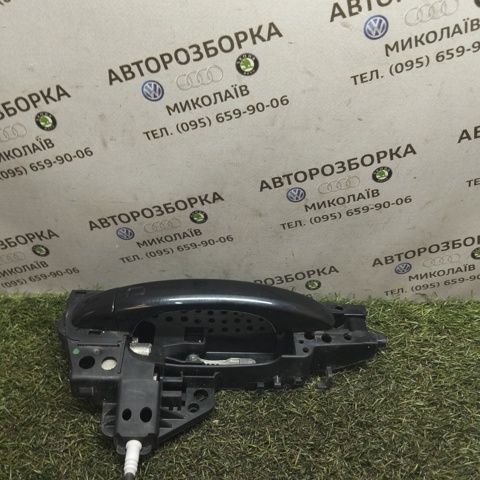 8T0837886A Держатель наружной ручки двери задней правой купить Ирпень
