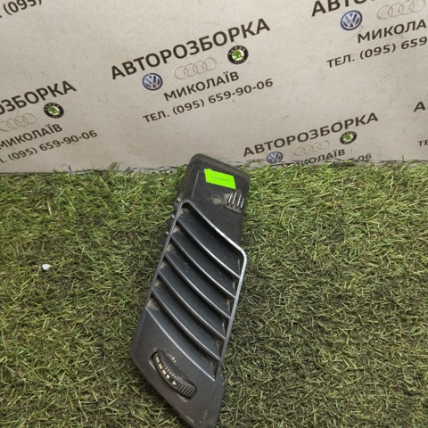 MERCEDES A9068300254 Решетка вентиляции салона на "торпедо" левая в наличии Житомир