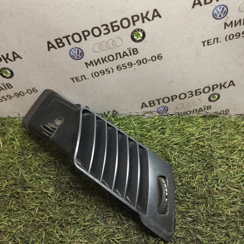 Решетка воздуховода правая A9068300354 VAG
