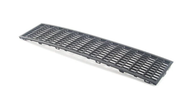 Решетка переднего бампера, центральная Бмв 5