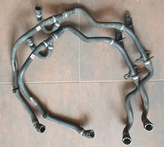 Шланг радиатора, нижний 17128677245 BMW