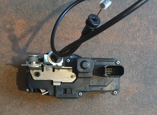 600891300C TESLA Замок водительской двери купить в Кривой Рог