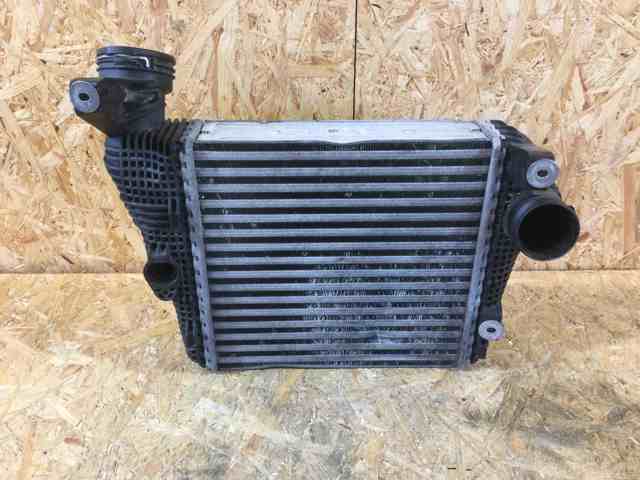 Radiador de intercooler 95B145803B Porsche