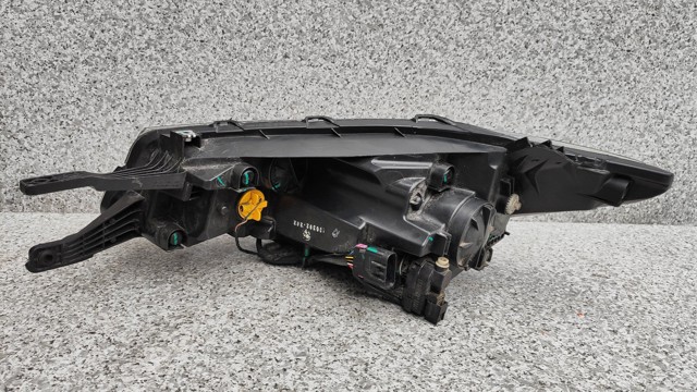 81051110S40 Правая фара купить Черкассы