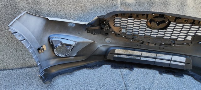 Pára-choque dianteiro KD4550031 Mazda