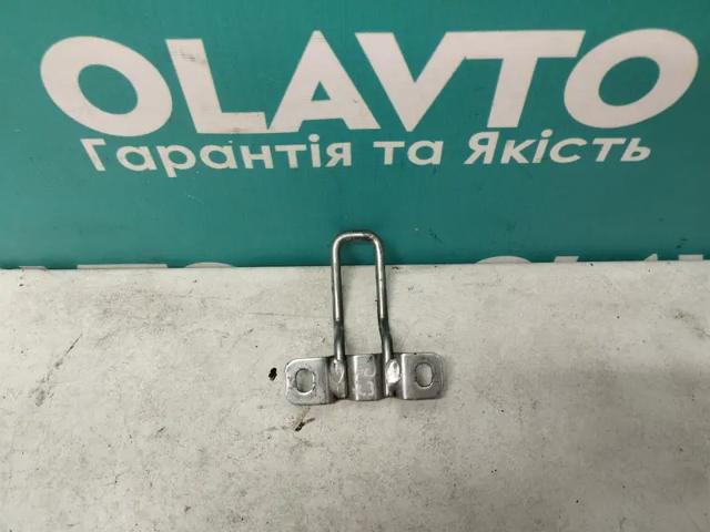 FIAT 1362281080 Петля-зацеп (ответная часть) замка двери задней распашной левый верхний в наличии Николаев