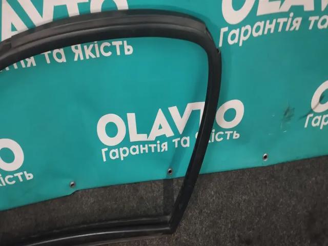920956 Уплотнитель стекла передней правой двери купить Львов