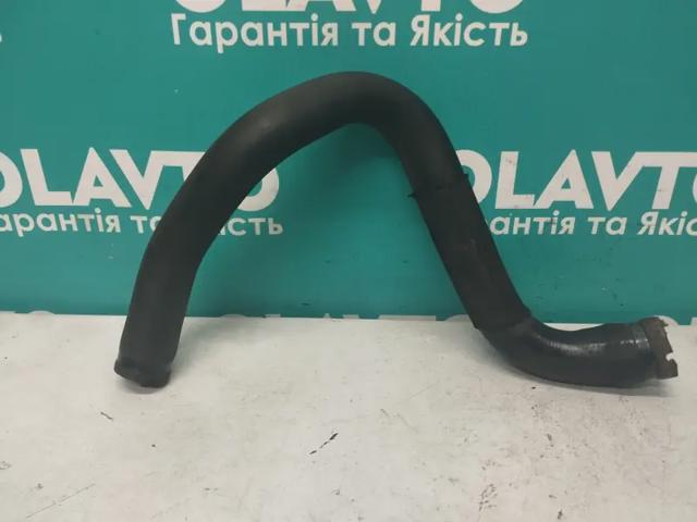 Патрубок радиатора охлаждения нижний FT61437 FAST