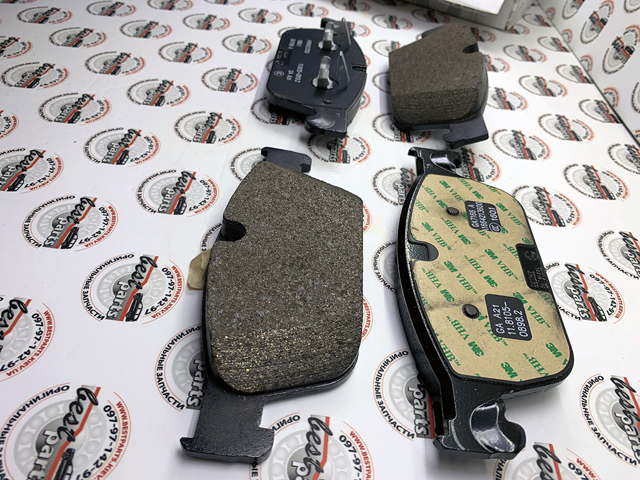 MERCEDES 0004200405 Колодки тормозные передние дисковые в наличии Черкассы