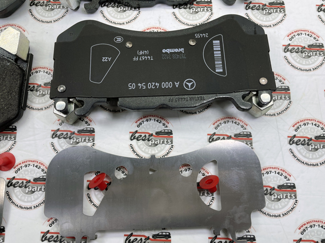 MERCEDES 0004204804 Передние тормозные колодки в наличии Чернигов