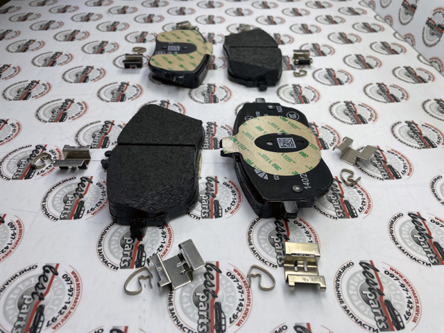 MERCEDES A0004205103 Передние тормозные колодки в наличии Львов