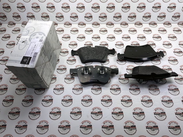 MERCEDES 0004207204 Передние тормозные колодки в наличии Львов