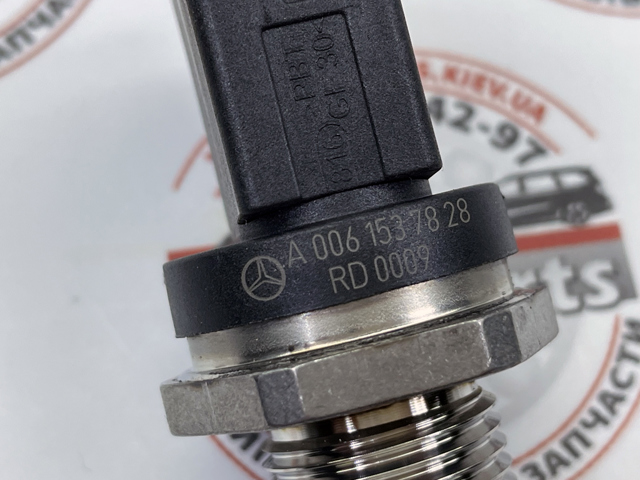 MERCEDES 0061537828 Регулятор давления топлива в наличии Украина