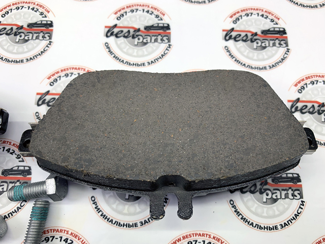 MERCEDES 0084200320 Передние тормозные колодки в наличии Николаев