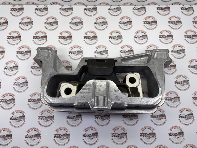 Правая подушка ДВС 2462402417 MERCEDES