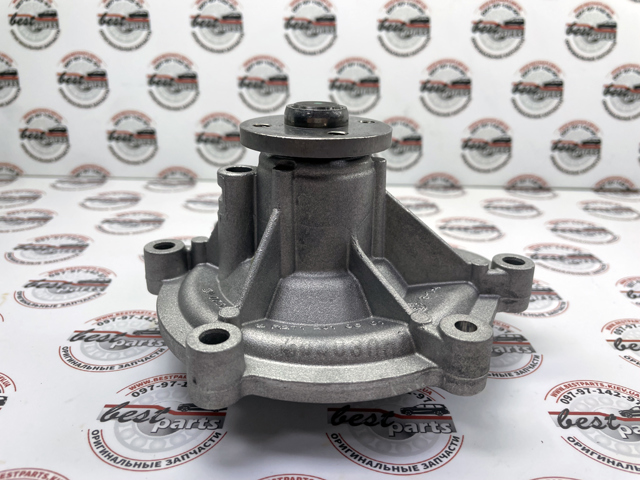 Насос водяной Mercedes C