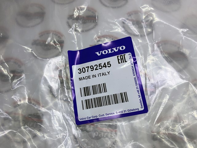 VOLVO 30792545 Патрубок интеркулера в наличии Житомир