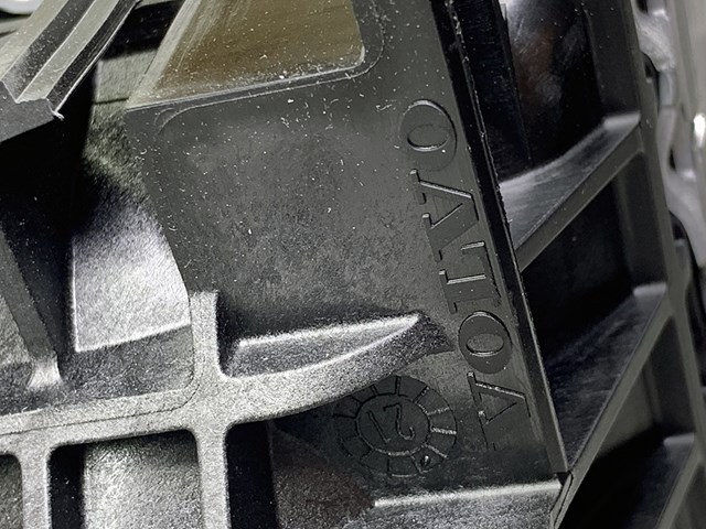 Охладитель наддувочного воздуха Volvo XC60 2