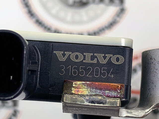 Аккумуляторная клемма 31652054 VOLVO