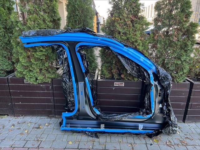 Проем передней левой двери 8W5809839A VAG