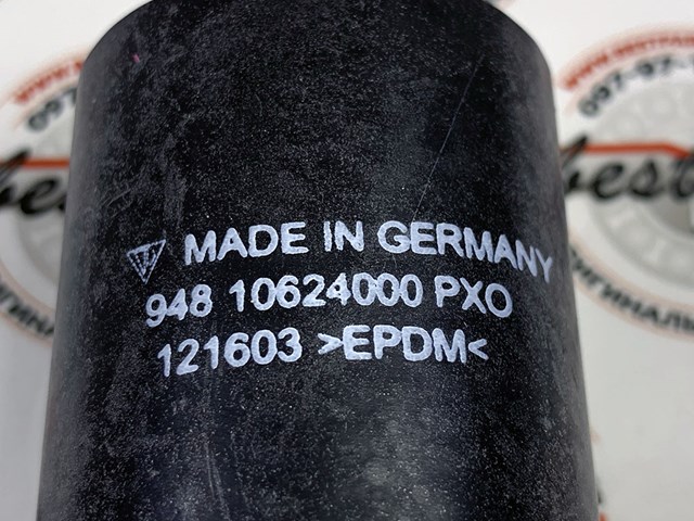 PORSCHE 94810624000 Патрубок системы охлаждения в наличии Ирпень