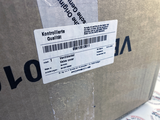 PORSCHE 95810513511 Крышка клапанная в наличии Ирпень