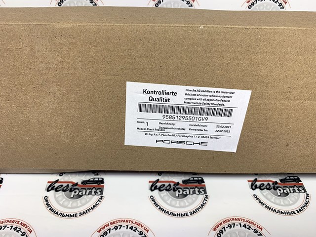 95851295501GV9 PORSCHE Молдинг крышки багажника купить в Тернополь