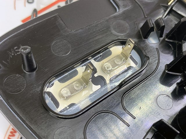 95873105501 PORSCHE Стекло левого зеркала заднего вида купить в Винница