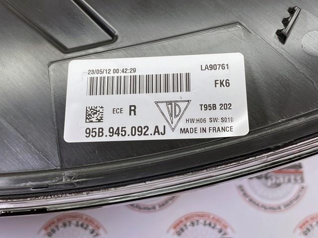 PORSCHE 95B945092AJ Фонарь задний правый внешний в наличии Николаев