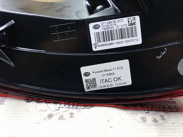 Фонарь задний правый, внешний 95B945096K PORSCHE