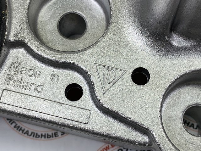 Опора КПП 97037511801 PORSCHE