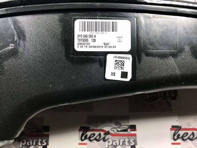 Задняя левая внешняя фара 9Y0945095H PORSCHE