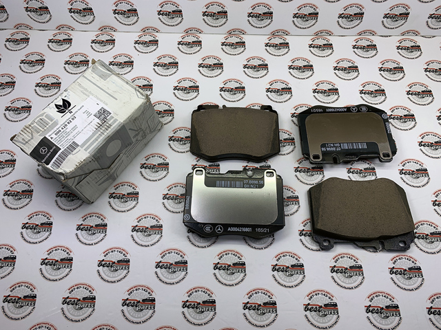 Колодки тормозные передние дисковые A000420670064 MERCEDES
