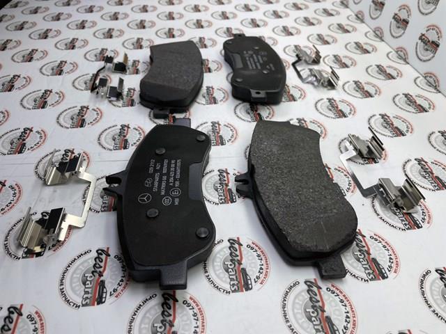 A000420930490 MERCEDES Передние тормозные колодки купить в Павлоград
