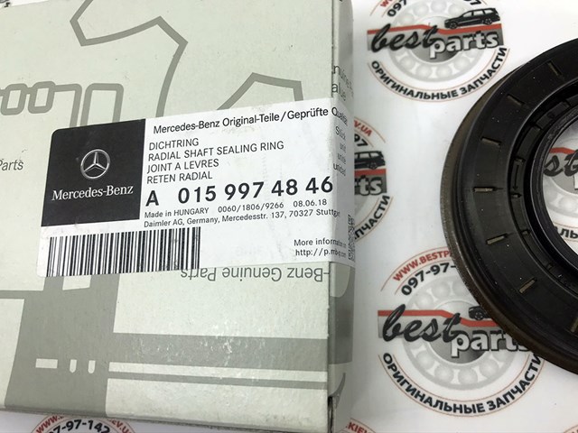 Сальник заднего хвостовика редуктора  A0159974846 MERCEDES
