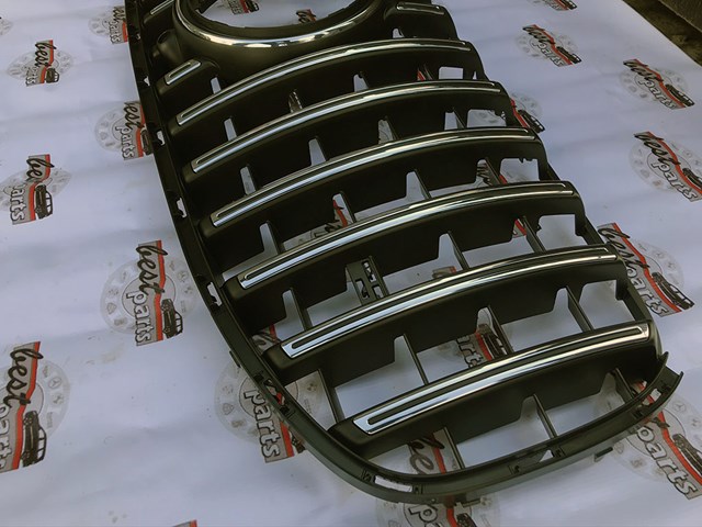 A1678889200 Решетка радиатора купить Кривой Рог