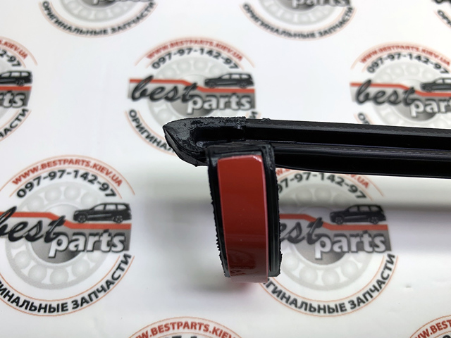 LAND ROVER DED500190 Молдинг стекла заднего левый в наличии Киев