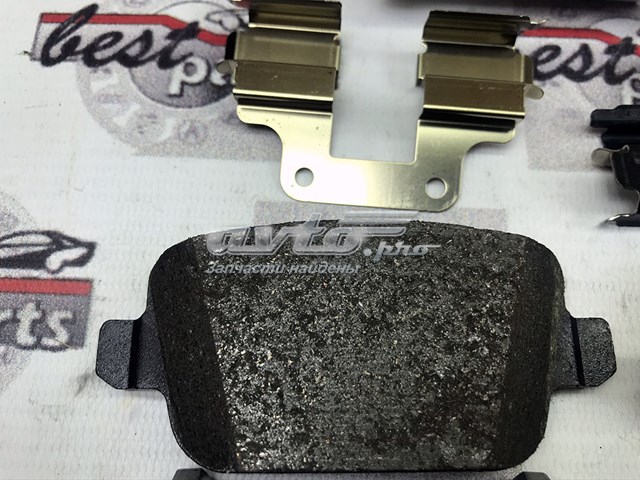 LAND ROVER LR003657 Задние тормозные колодки в наличии Тернополь