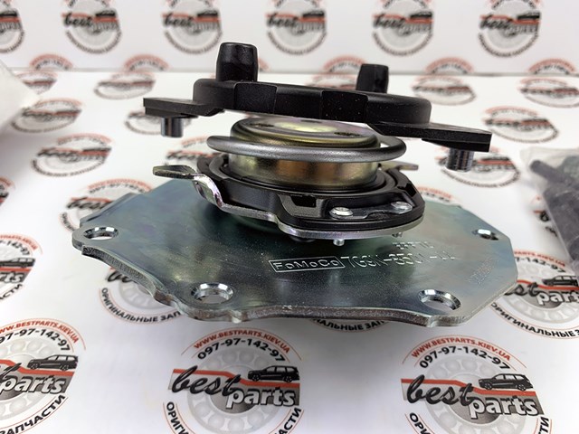 LR006861 LAND ROVER Помпа купить в Одесса
