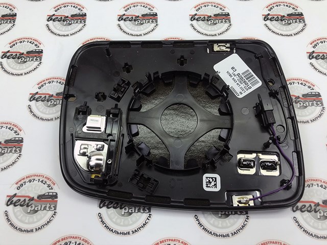 LR011057 LAND ROVER Зеркальный элемент зеркала заднего вида левого купить в Черновцы