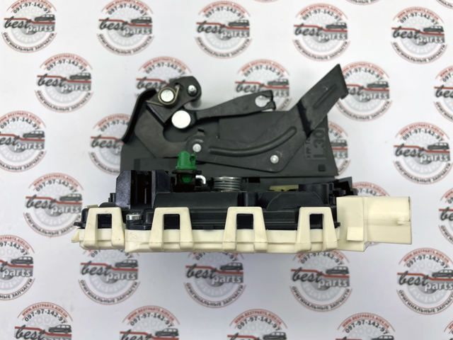 LR013381 LAND ROVER Замок двери задней левой купить в Тернополь