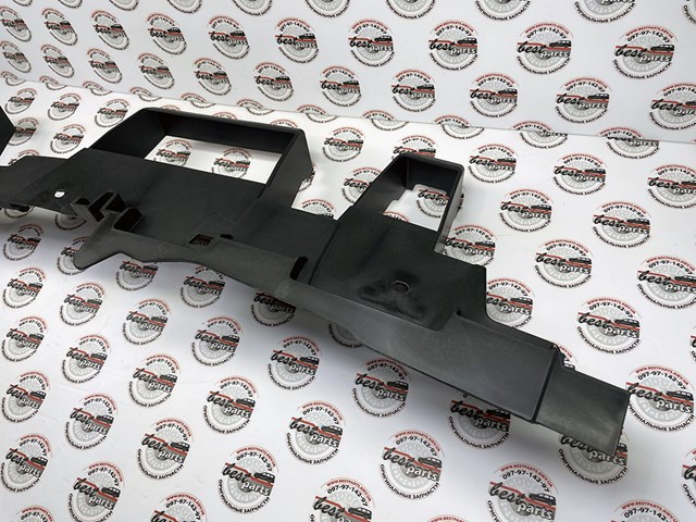 LR013866 LAND ROVER Кронштейн бампера переднего левый купить в Сумы