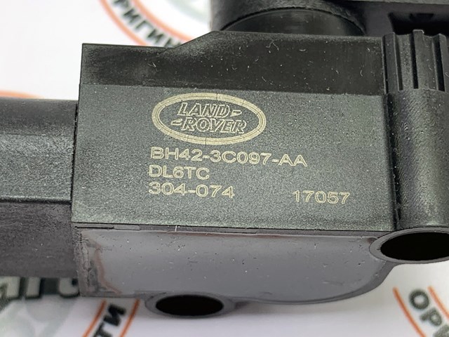 LR020627 LAND ROVER Датчик уровня положения кузова передний правый купить в Каменское
