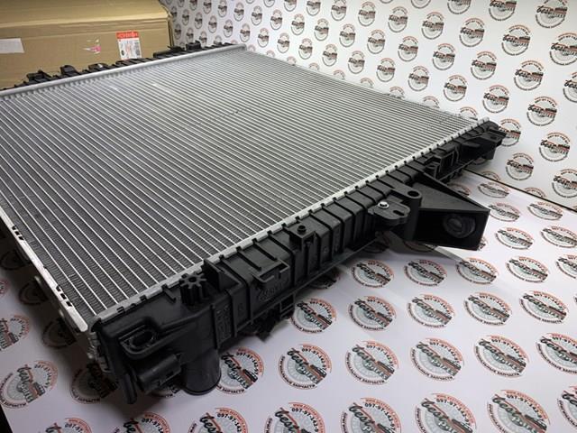 LAND ROVER LR021777 Радиатор в наличии Винница