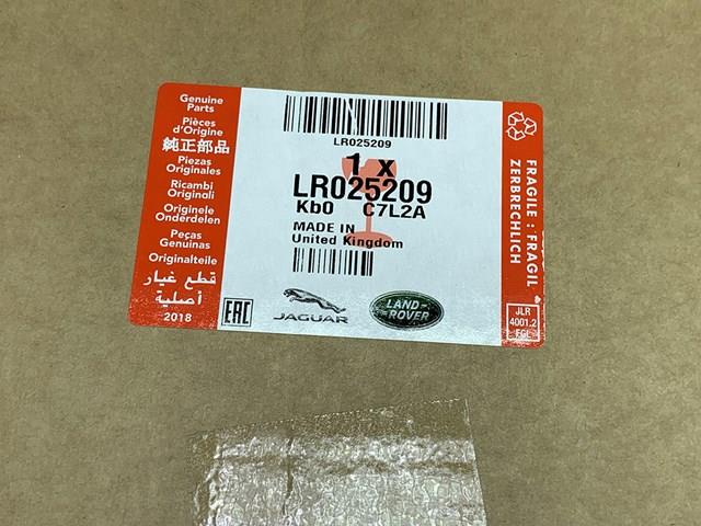 Зеркальный элемент левого зеркала заднего вида LR025209 LAND ROVER