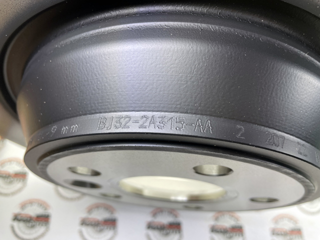 LAND ROVER LR027123 Тормозные диски в наличии Полтава