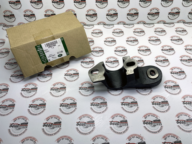 LR031369 LAND ROVER Хомут крепления втулки стабилизатора переднего купить в Львов