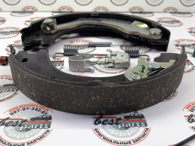 LR031947 LAND ROVER Колодки ручника (стояночного тормоза) купить в Хмельницкий