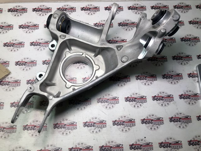 LR043593 LAND ROVER Цапфа задняя правая купить в Одесса