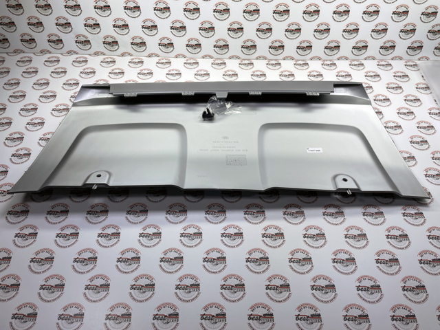 Заглушка буксировочного крюка в передний бампер LR048510 LAND ROVER